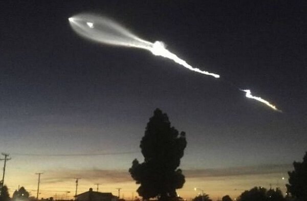 Warga Heboh! Penampakan Aneh di Langit Malam Terekam Jelas di Beberapa Kota Indonesia