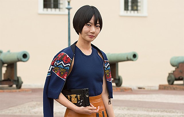 Tren Fashion Selebriti: Paduan AI Styling dan Keberanian Ekspresi